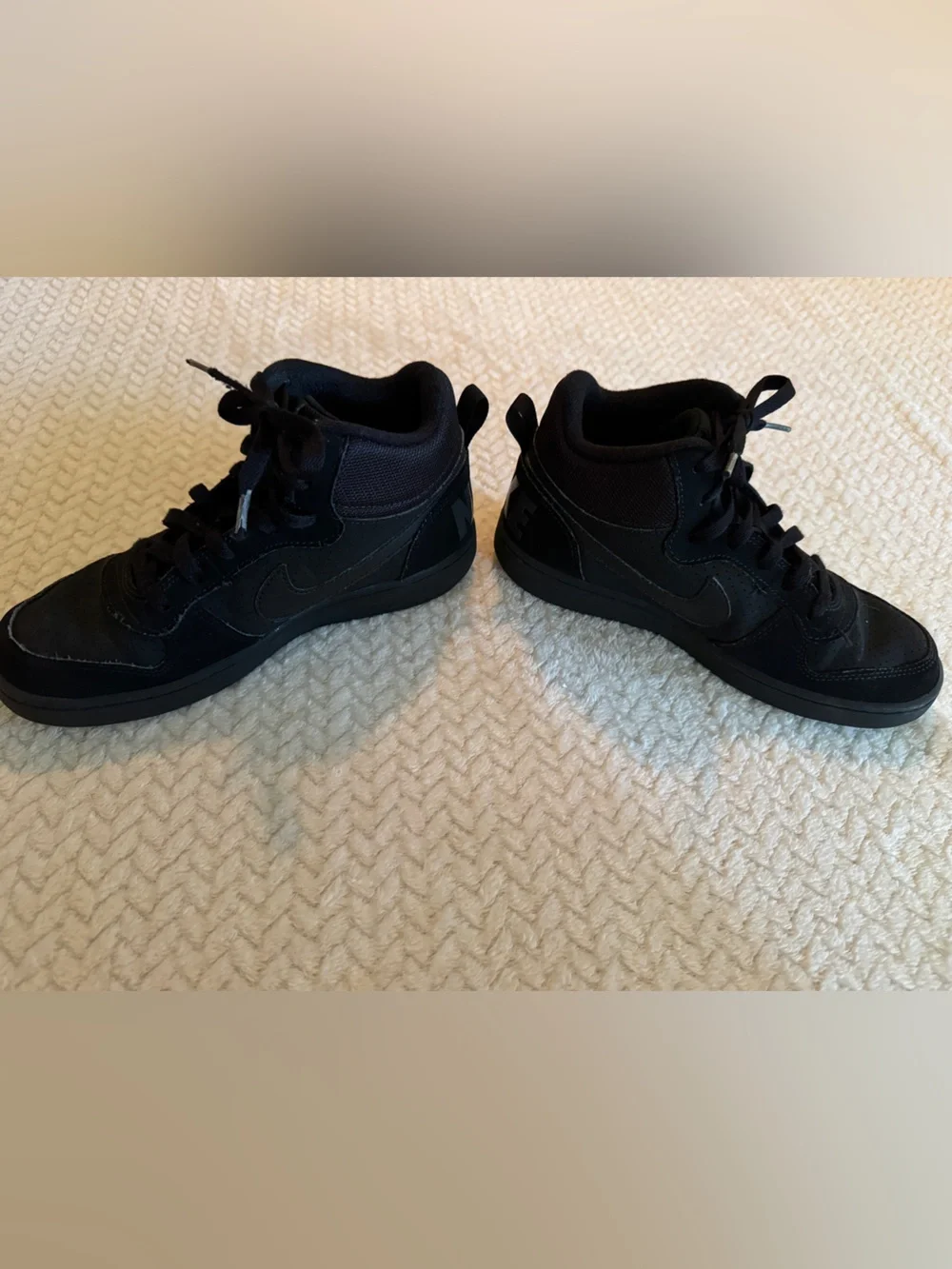 Nike Court Borough Mid sneakers Black Size 6Y